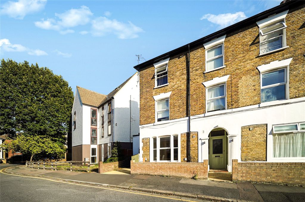Property photo 2 of 12 Picture No. 15