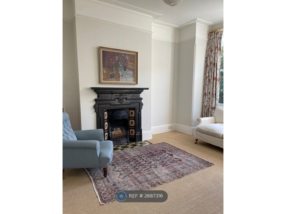 Property photo 2 of 18 Living Room