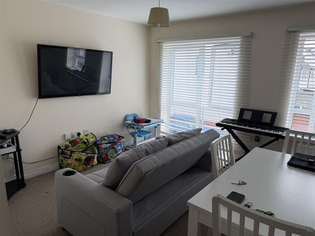 Property photo 3 of 7 Img_8043.Jpg