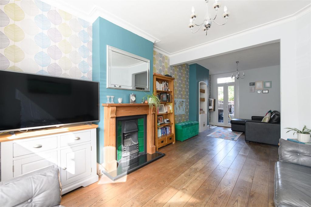 Property photo 3 of 18 Falmer 18.Jpg
