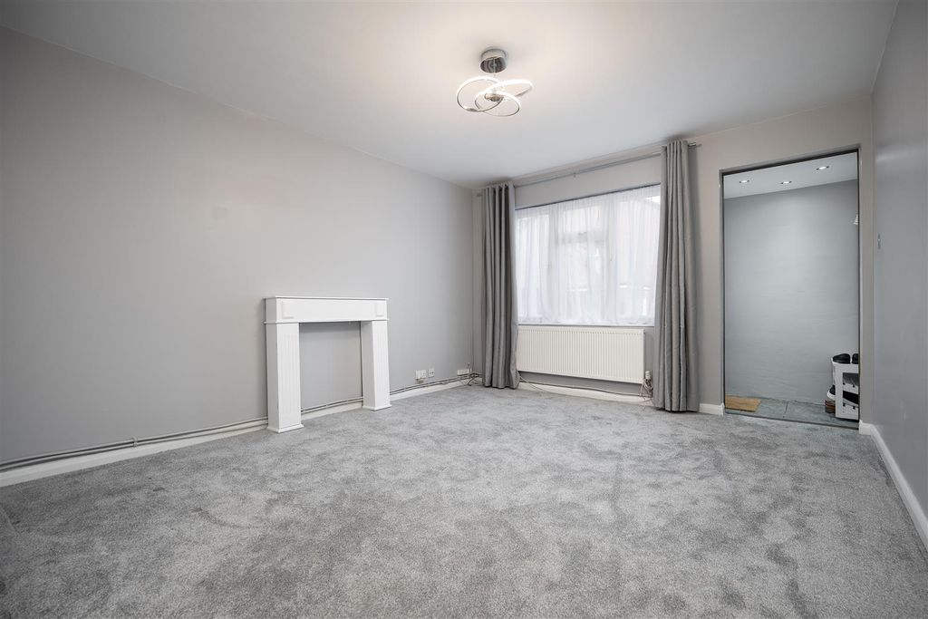 Property photo 2 of 12 Living Room