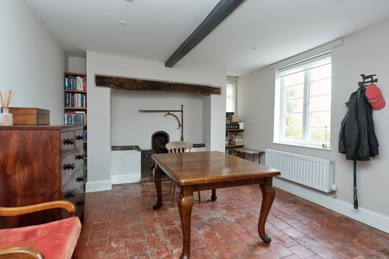 Property photo 3 of 16 Photo 6