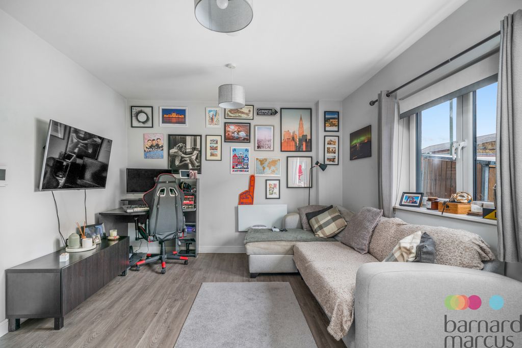 Property photo 3 of 13
