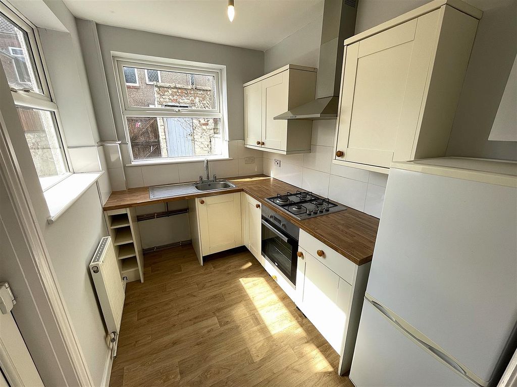 Property photo 2 of 20 Kitchen