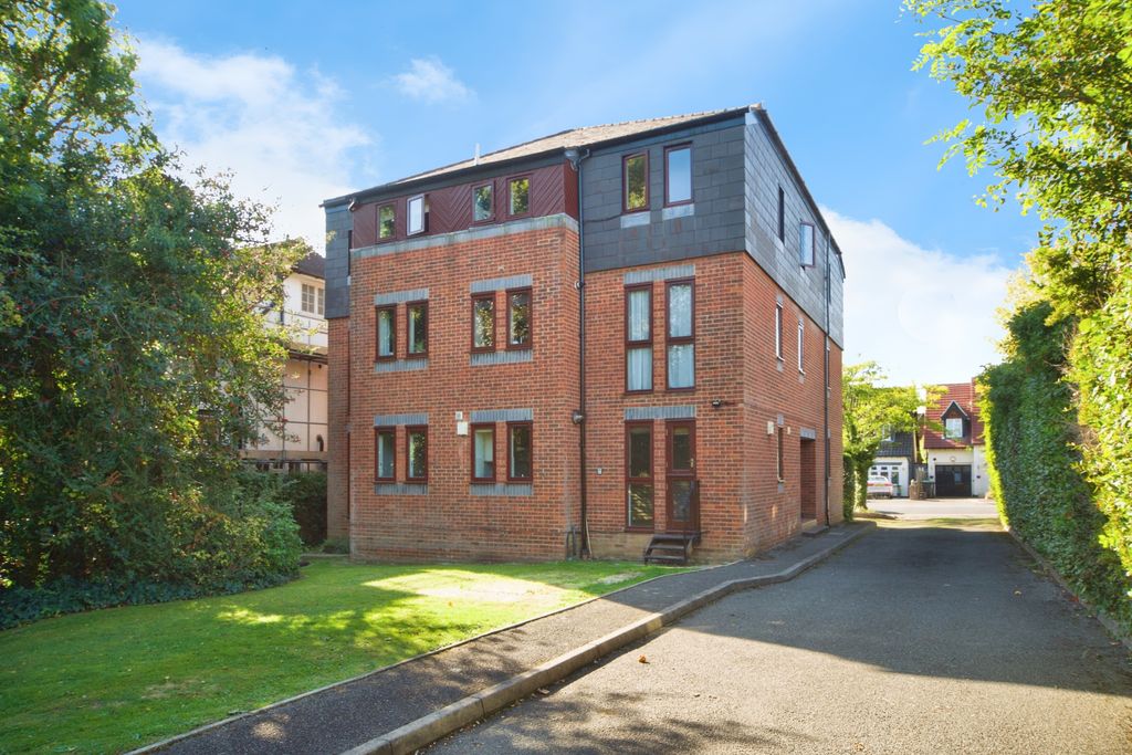 Property photo 2 of 12