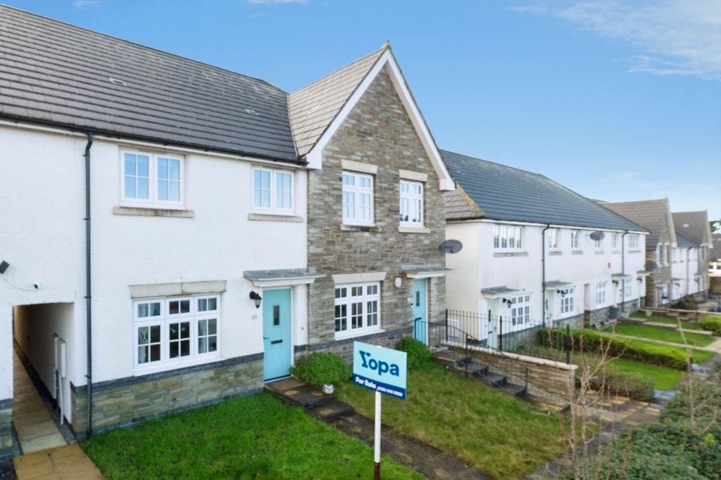 Property photo 2 of 20 Front