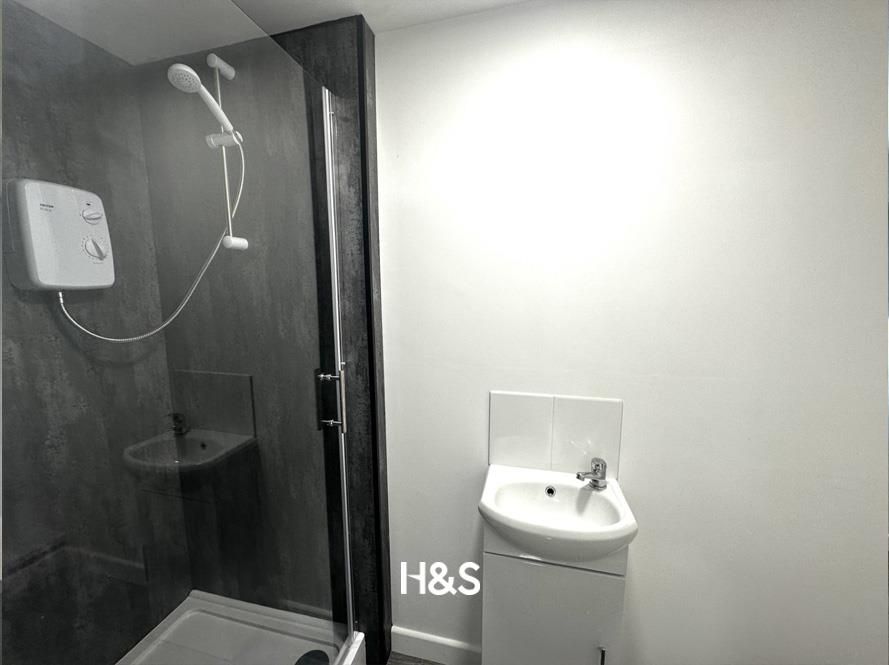 Property photo 3 of 4 Bates Hill Bathroom.Jpg