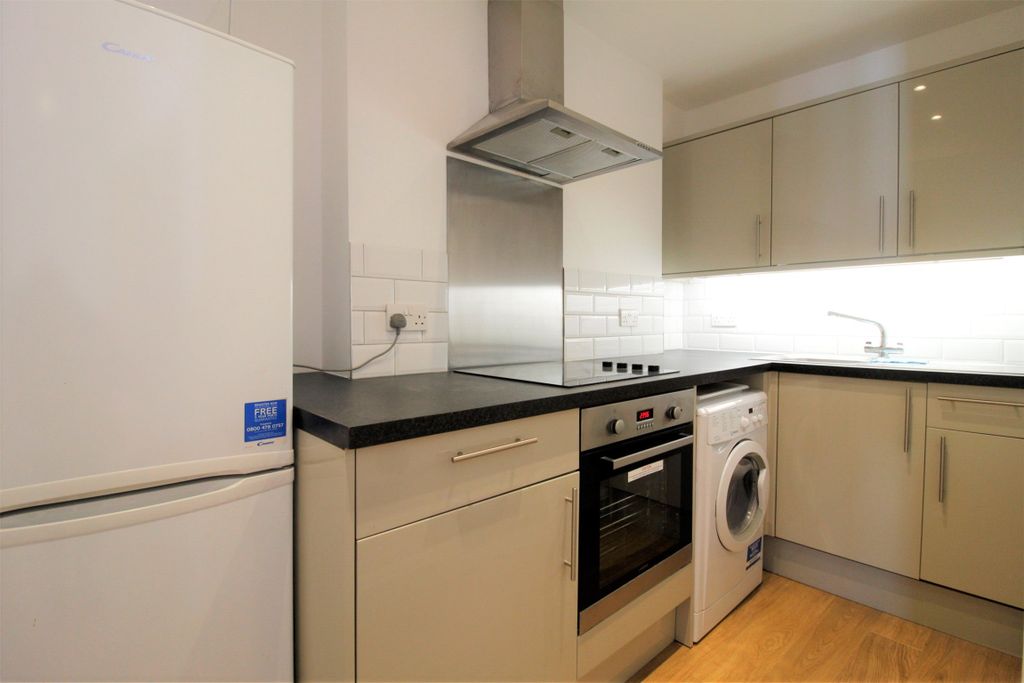 Property photo 2 of 8 Kitchen