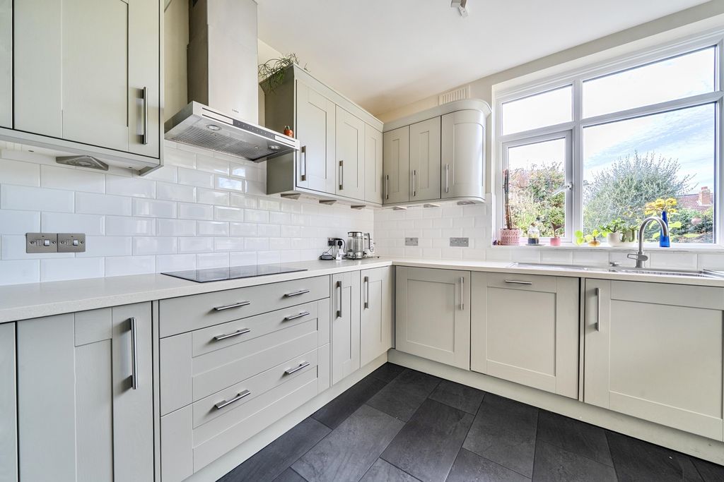 Property photo 3 of 14 1-6Ac594Bfa7Ec0-1529002-5-6Ac4d50B8Fdaa-1