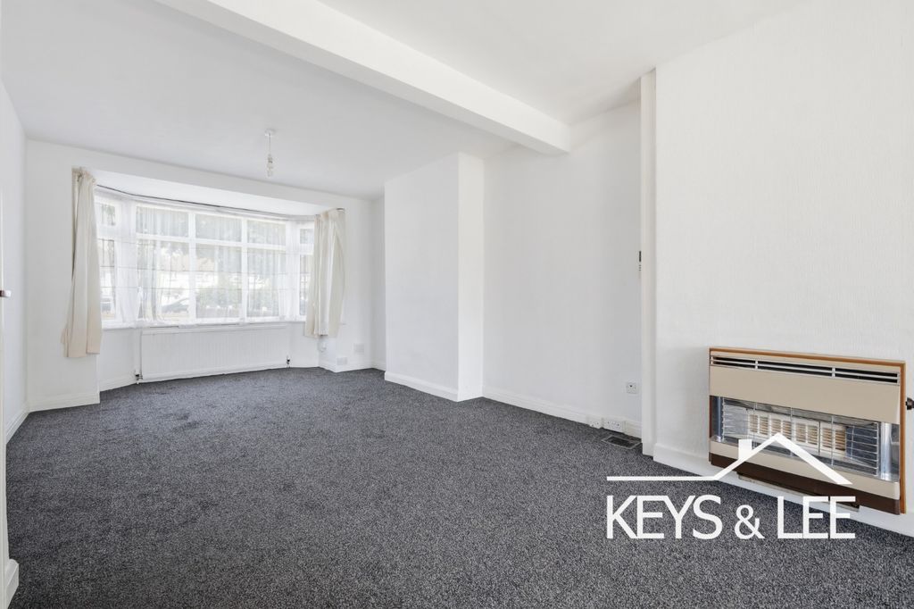 Property photo 3 of 16 5215583