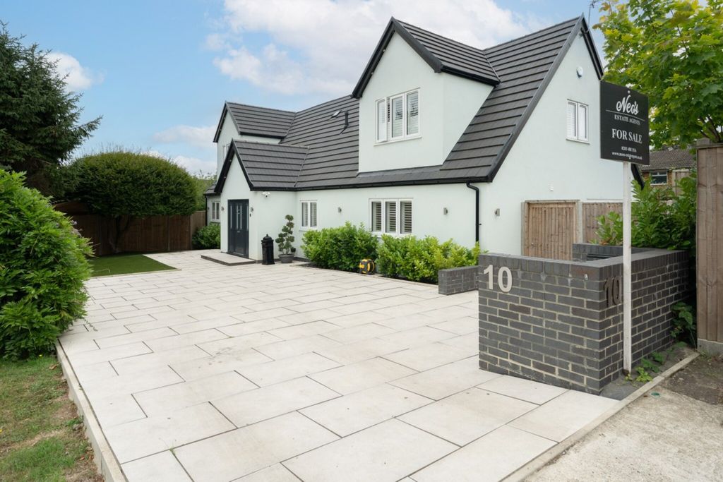 Property photo 1 of 28