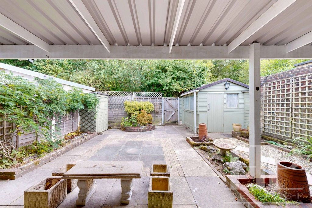 Property photo 2 of 27