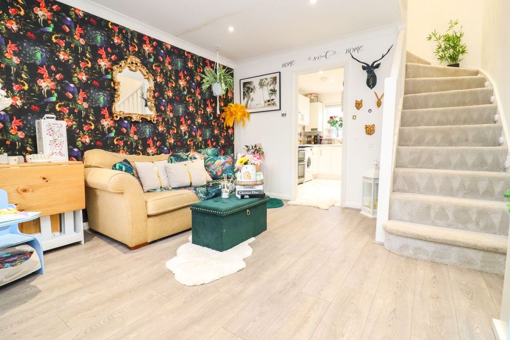 Property photo 2 of 18