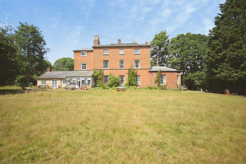 Property photo 1 of 26