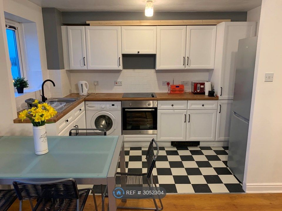 Property photo 2 of 10 Kitchen