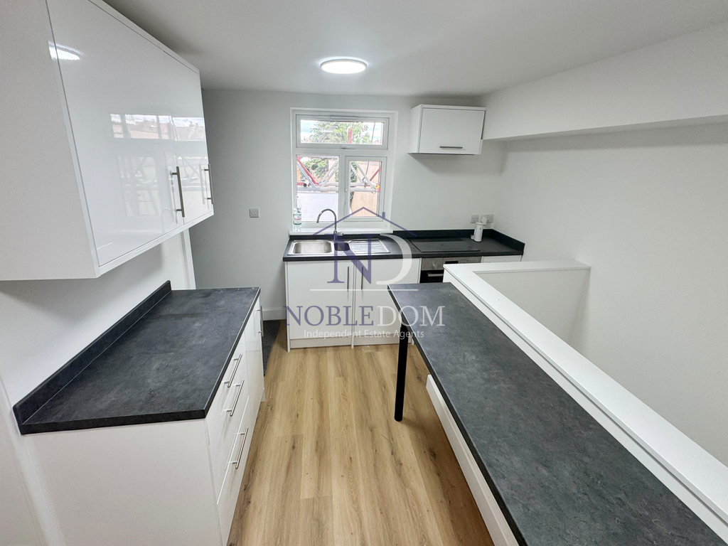 Property photo 3 of 6 Gallery