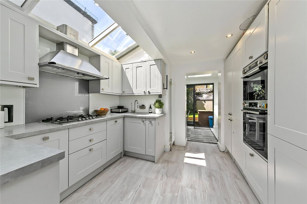 Property photo 3 of 11 Picture No. 15