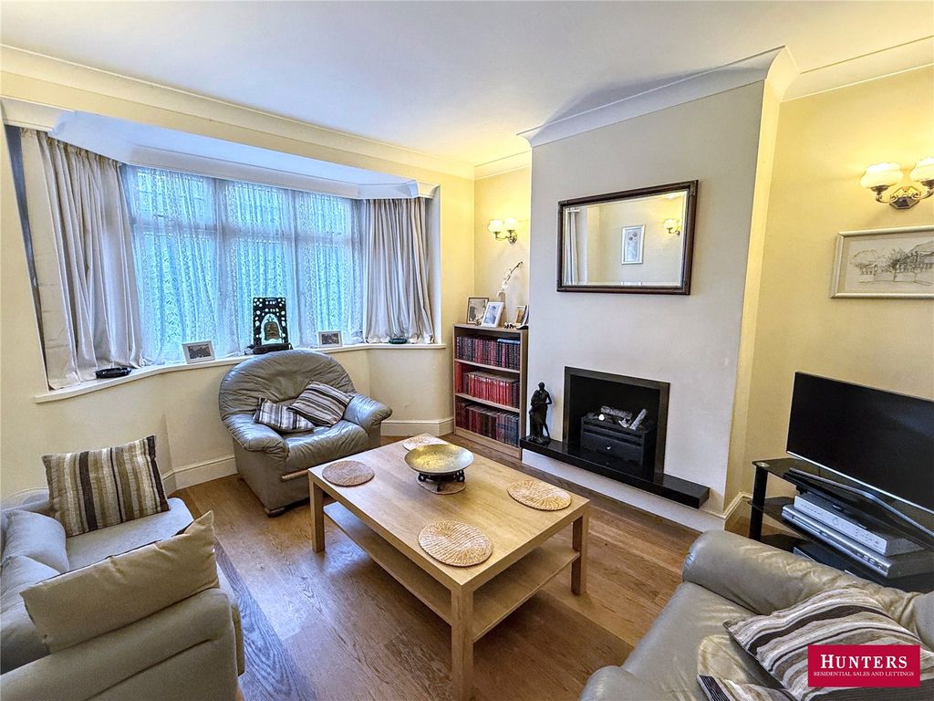 Property photo 2 of 24 Picture No. 04