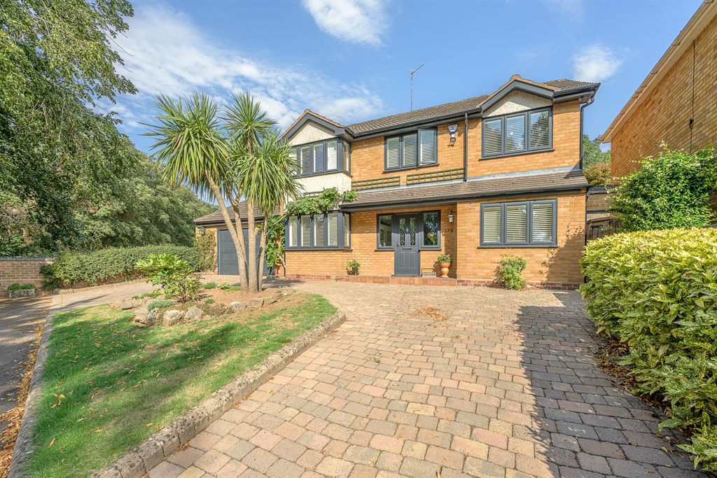 Property photo 1 of 28
