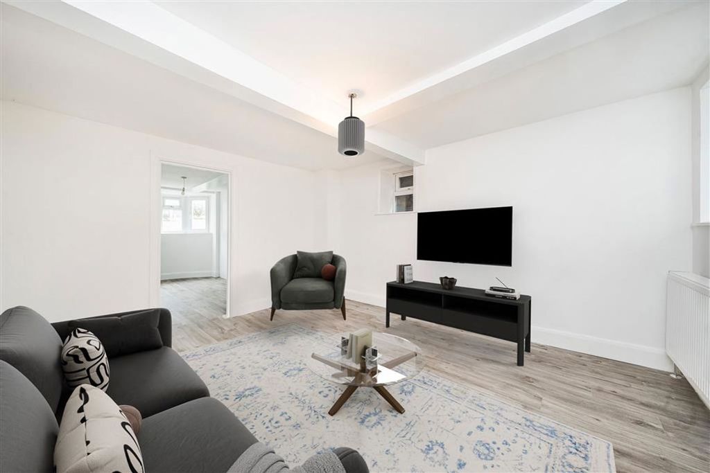 Property photo 3 of 6