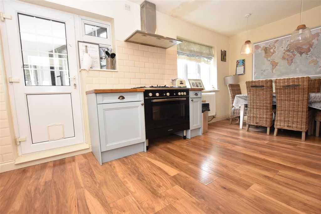 Property photo 2 of 13 Kitchen Dining Room