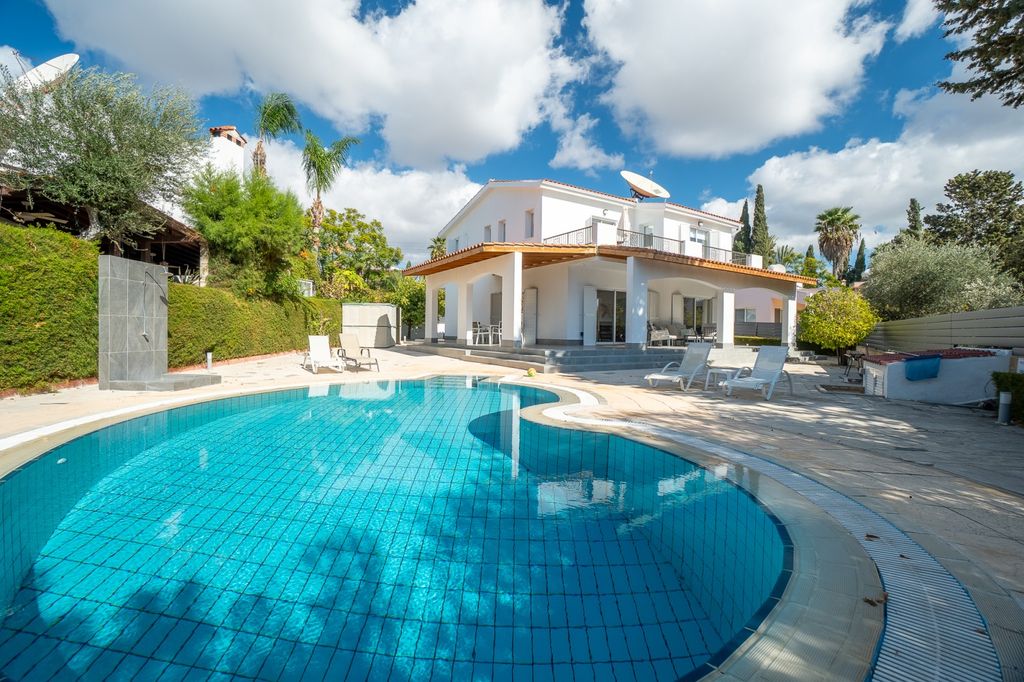 Property photo 1 of 54