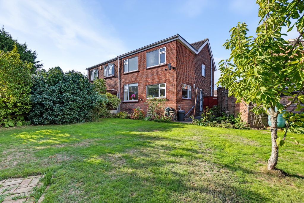 Property photo 2 of 19 4145024