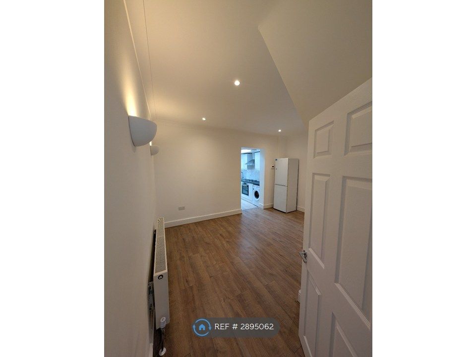 Property photo 3 of 16 Recepton 2