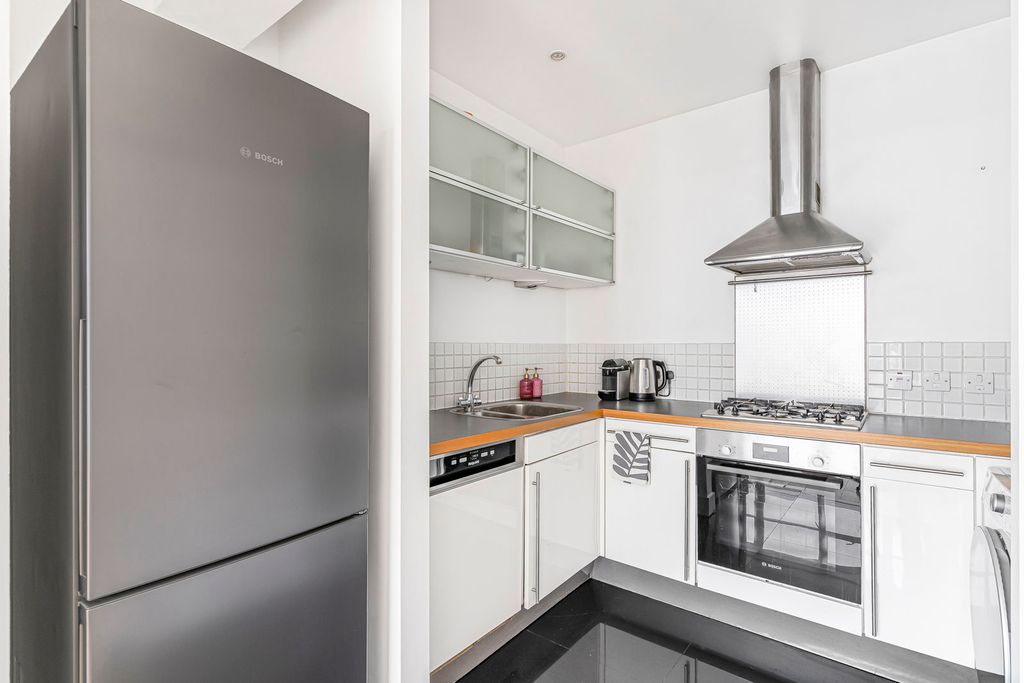 Property photo 3 of 16 Kitchen