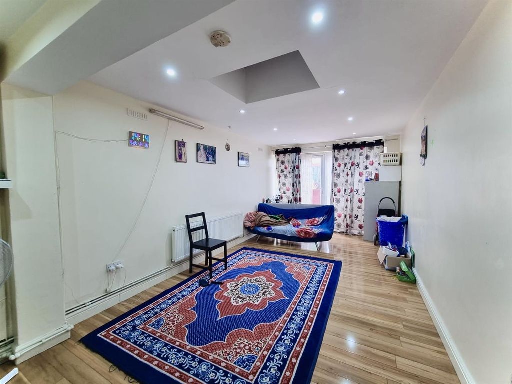 Property photo 2 of 14 4Fc1Eaf0-D949-4Bec-B735-Bd23Db72D249.Jpg
