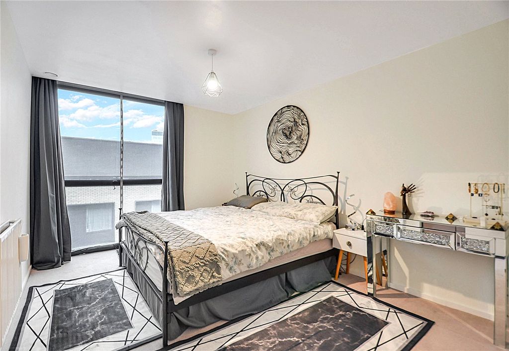 Property photo 2 of 24 Picture No. 37