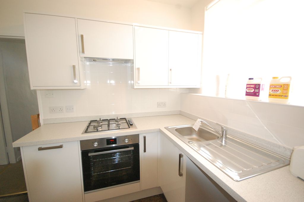 Property photo 1 of 6 Kitchen
