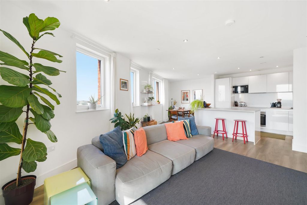 Property photo 3 of 13 Reception Room/ Diner