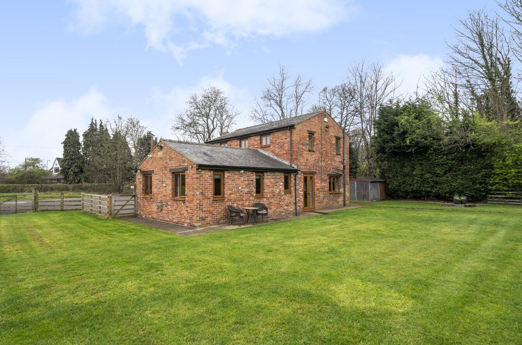 Property photo 2 of 21