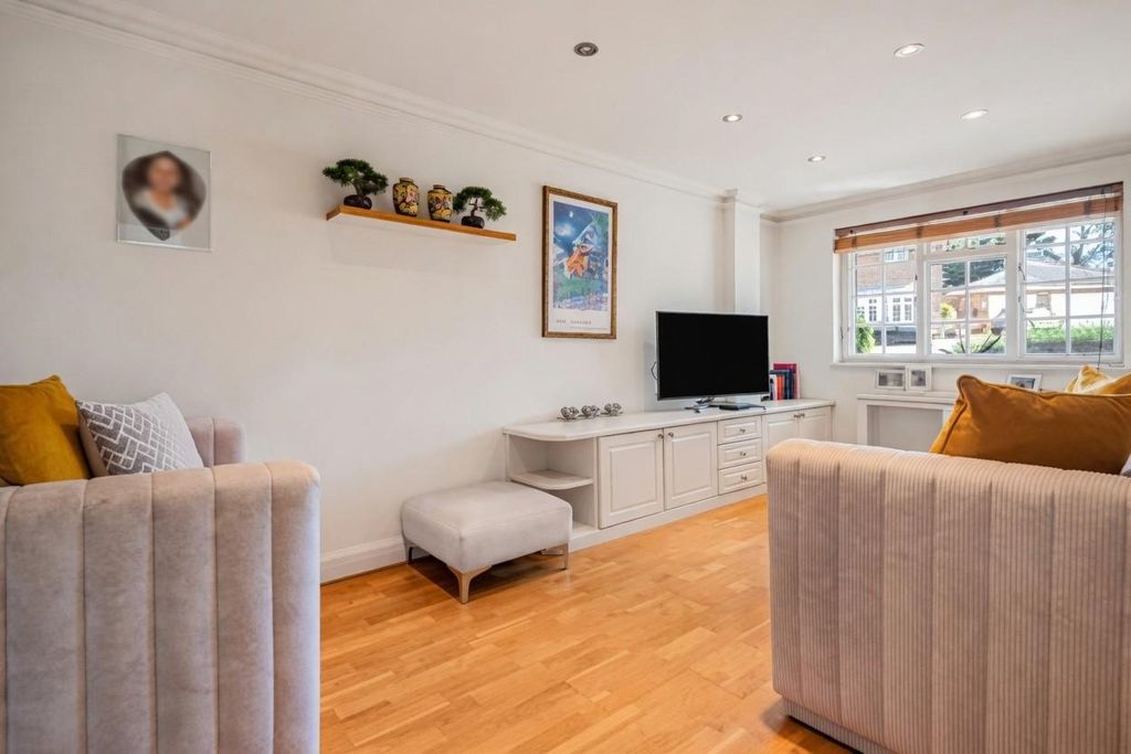 Property photo 3 of 17 13.Jpg