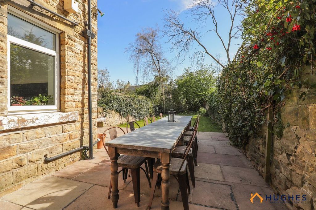 Property photo 3 of 31