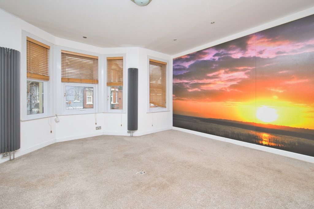 Property photo 2 of 13 Picture 2