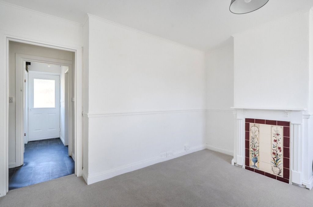 Property photo 3 of 14 Living/Dining Room