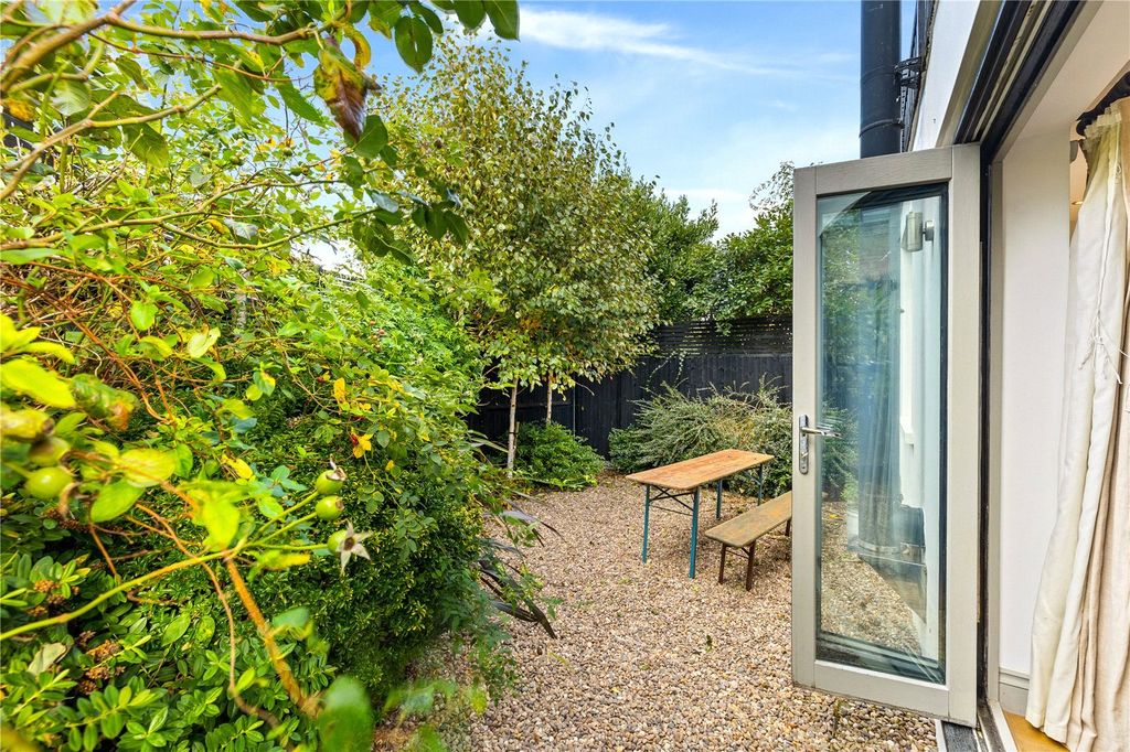 Property photo 2 of 23 Picture No. 05