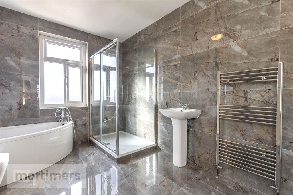 Property photo 3 of 26 Bathroom