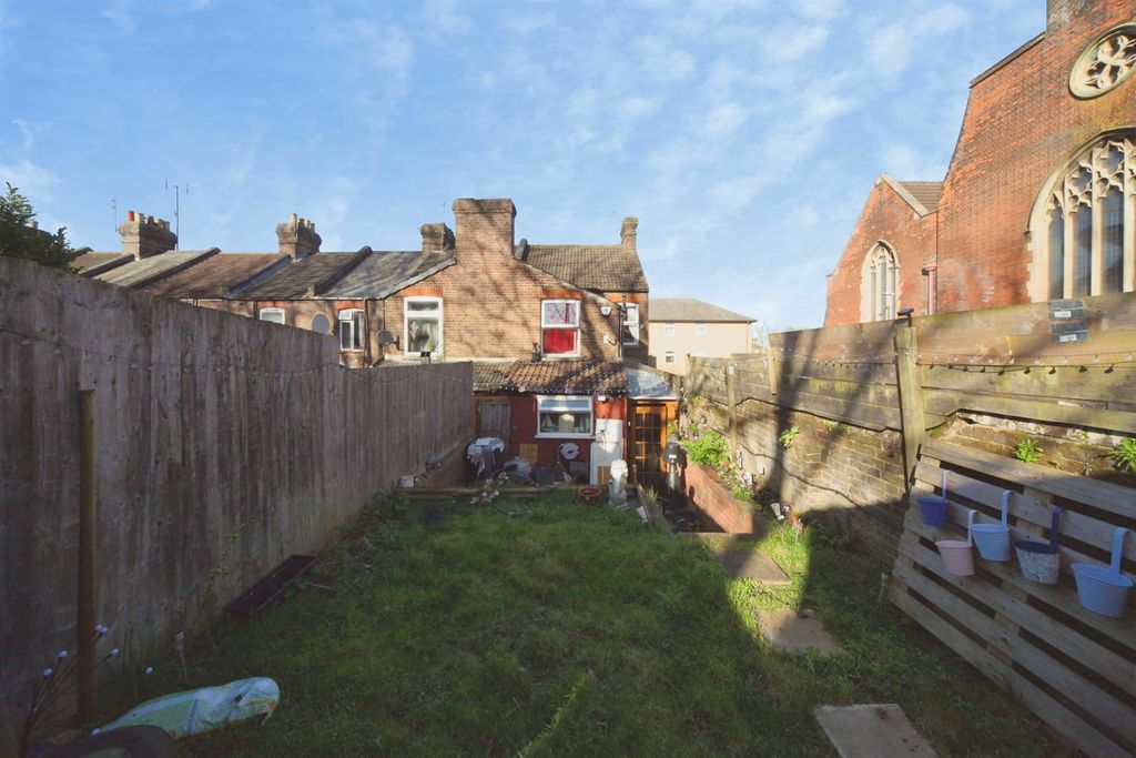 Property photo 2 of 13