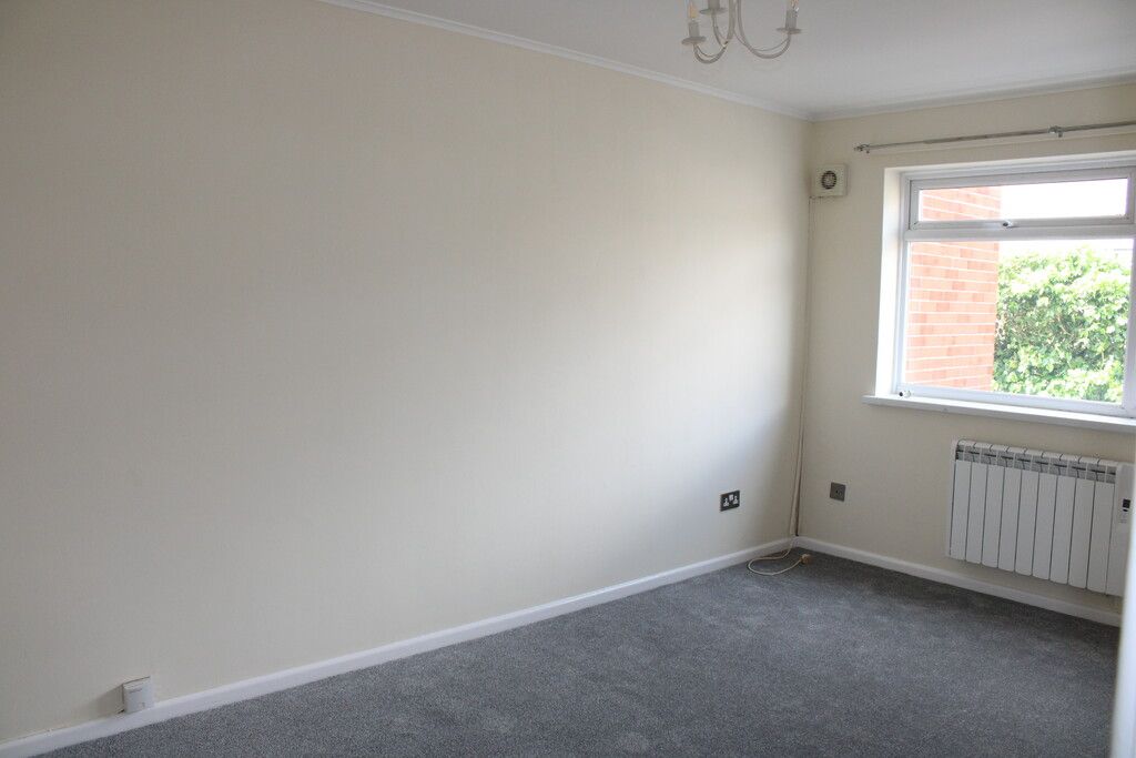 Property photo 2 of 10 Living Room