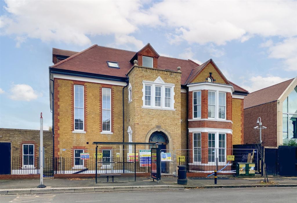 Property photo 3 of 13