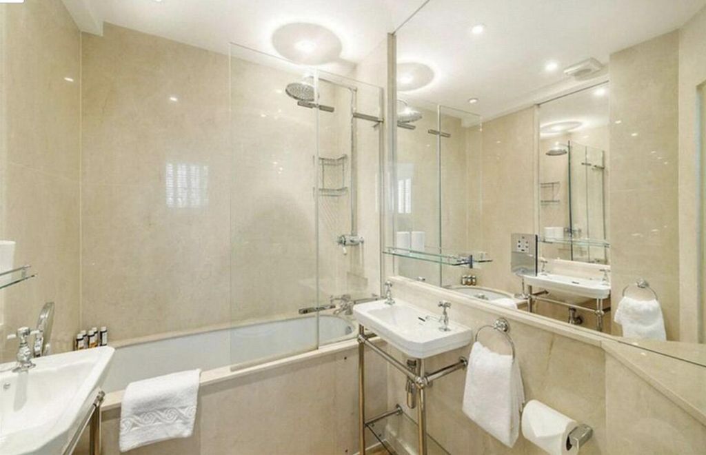 Property photo 3 of 5 Bathroom
