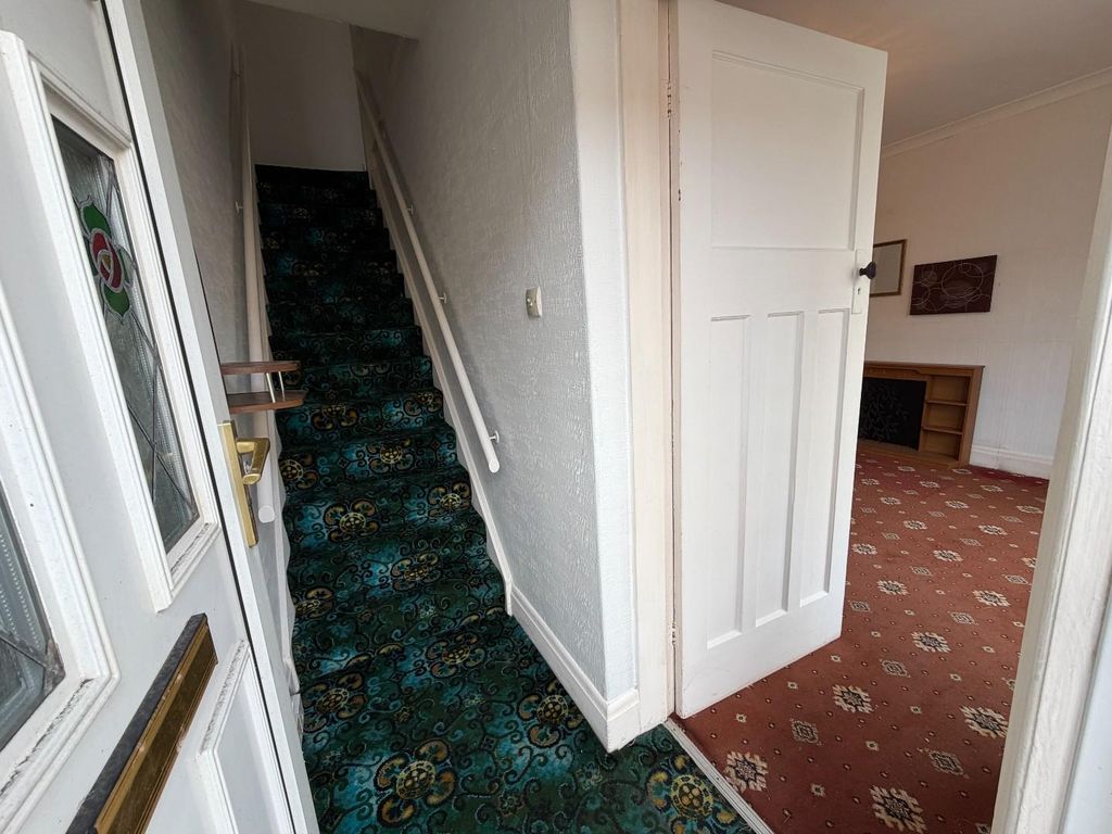 Property photo 2 of 17 Entrance