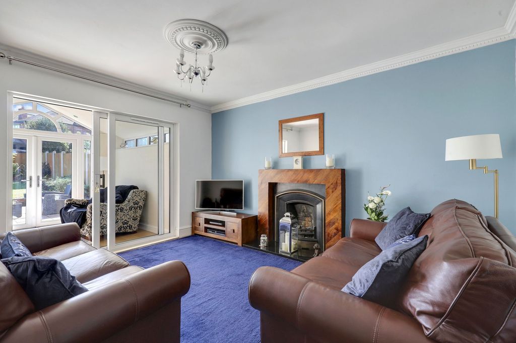 Property photo 3 of 27