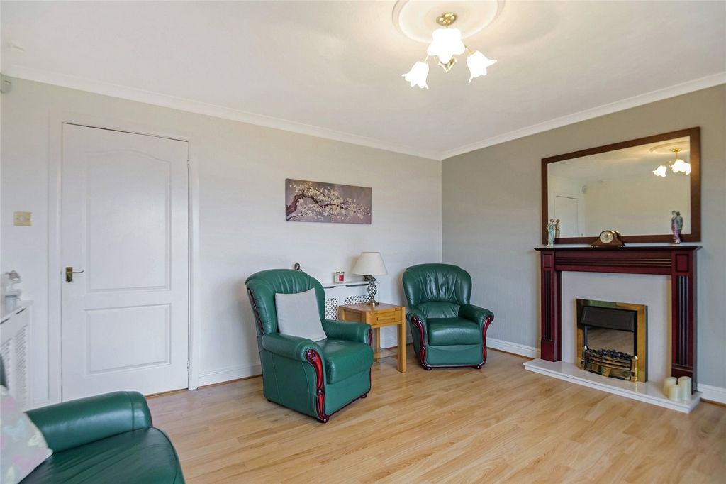 Property photo 3 of 21 Living Room