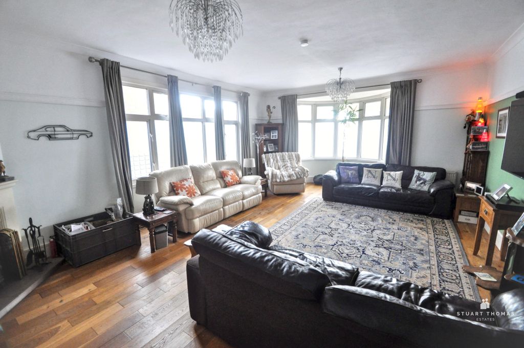 Property photo 2 of 22