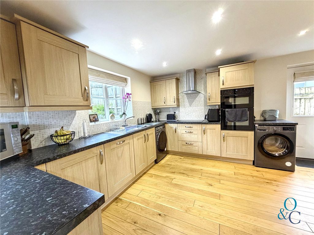 Property photo 2 of 20 Picture No. 08