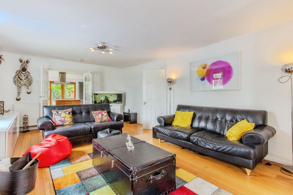 Property photo 2 of 17